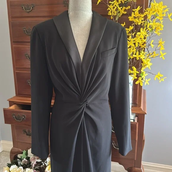 Lauren Ralph Lauren Crepe Long-Sleeve Black Gown Size 12 NWT - Picture 2 of 13